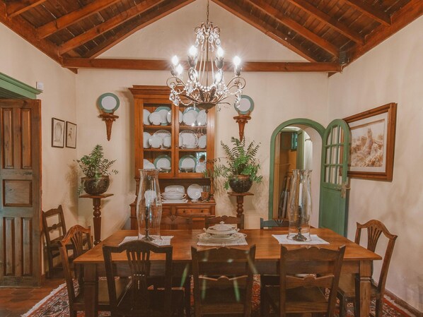 House | Tempat makan