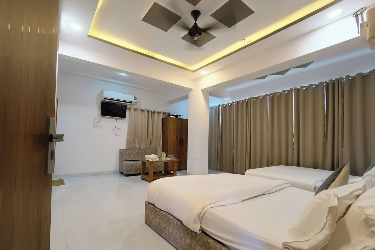 Free WiFi, bed sheets