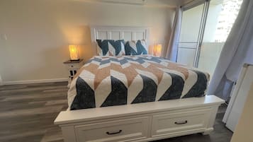 Iron/ironing board, free WiFi, bed sheets