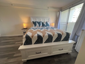 Iron/ironing board, free WiFi, bed sheets - Amazing Location!!! 5 min walk to Waikiki beach (Honolulu)