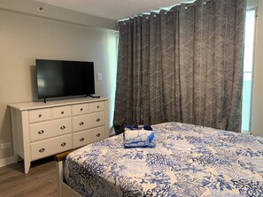 Iron/ironing board, free WiFi, bed sheets - Studio in the middle of Waikiki- 2 minutes to Waikiki Beach (Honolulu)