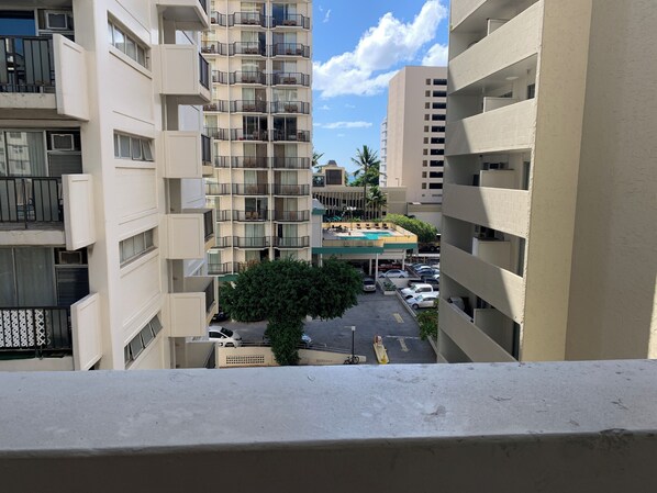 Property grounds - Studio in the middle of Waikiki- 2 minutes to Waikiki Beach (Honolulu)