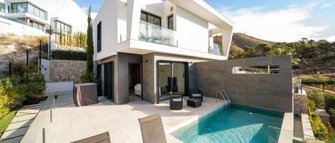 別墅 | 游泳池 | 室內游泳池和室外游泳池