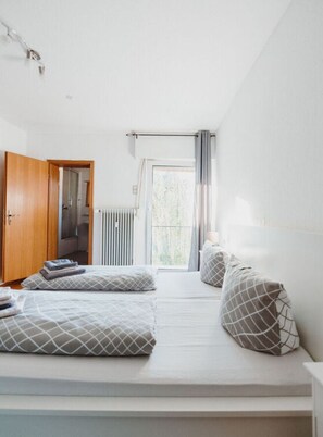 3 bedrooms, iron/ironing board