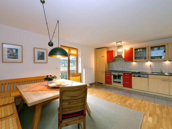 Apartment | Private kitchen | Oven, electric kettle, toaster