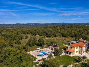 Outdoor pool - Villa Casa Ida Comfortable Holiday Residence (Groznjan)