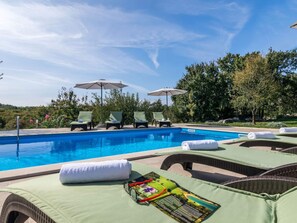 Outdoor pool - Villa Casa Ida Comfortable Holiday Residence (Groznjan)
