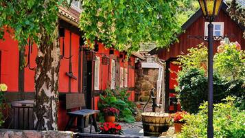 House | Property grounds