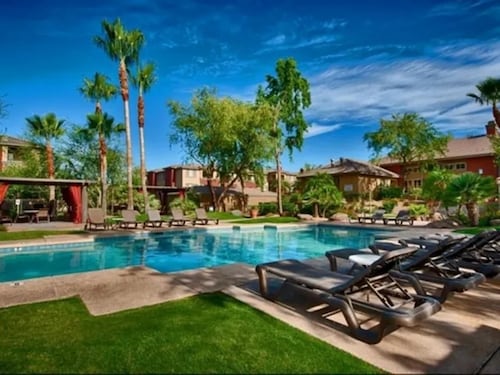 Gated Condo, Heated Pool, Spa, Gym, Near Zoo