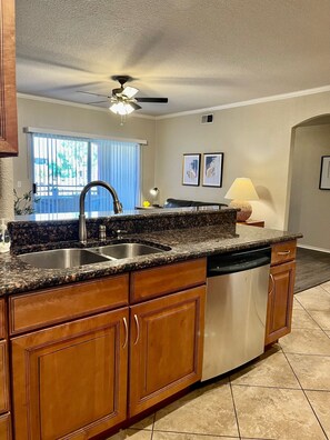 Interior - Gated Condo, Heated Pool, Spa, Gym, Near Zoo (Phoenix)