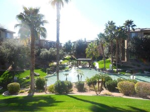 حمام سباحة