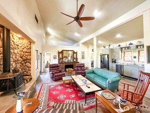 TV, fireplace - Summit Pines Hideaway - Amazing Mountain Views! (Duck Creek Village)