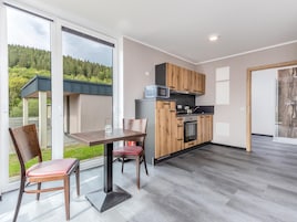Bungalow | Cocina privada | Hervidor eléctrico y trona infantil