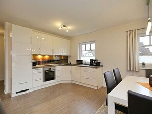 House | Private kitchen | Electric kettle, toaster - Rieten Huis "oostzeegolf" (Boltenhagen)