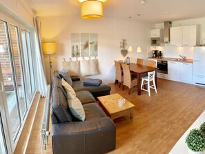 Departamento | Cocina privada | Horno, tetera eléctrica y tostadora