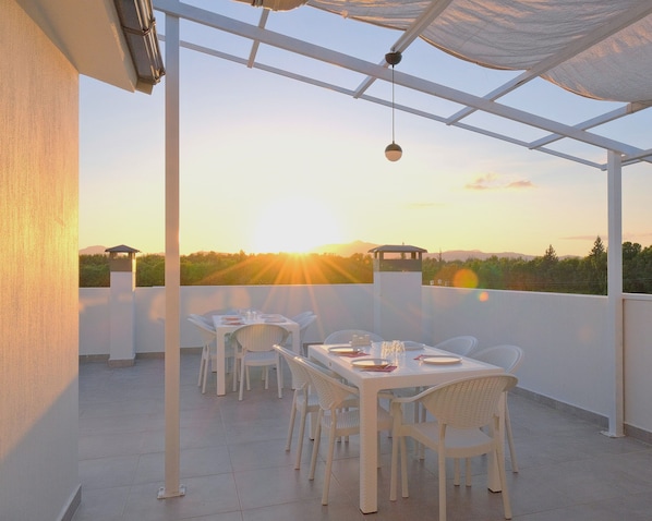 Terrace/patio - The Dalaman Suites & Pension Dalaman Airport 10 km (Dalaman)