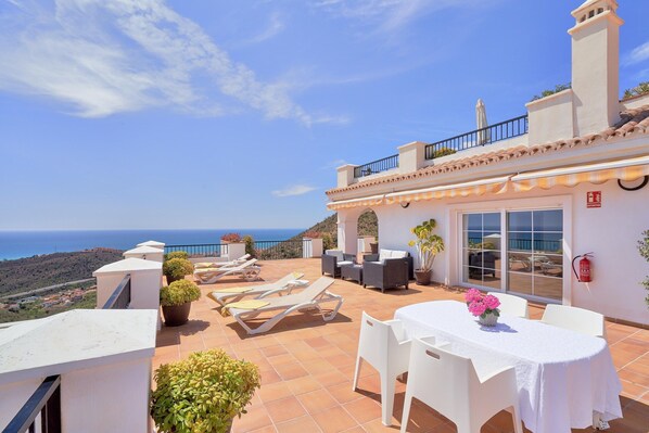 Apartment | Balcony - Belvilla by OYO La Zanaida III (Rincon de la Victoria)