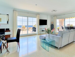 Apartment | Living room - Belvilla by OYO La Zanaida III (Rincon de la Victoria)