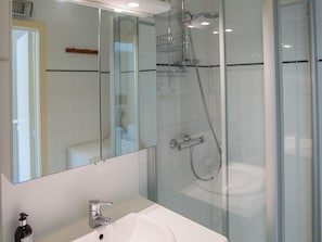 Apartment | Bathroom - Golf Azur Frejus With Swimming Pool (Middelkerke)