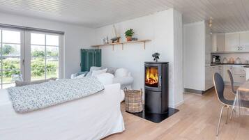 House | 3 bedrooms, individually furnished