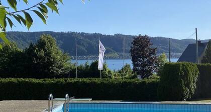 Apartment With Swimming Pool