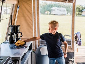 Tent | Private kitchen - Tent Lodge on a Campsite 25 km. From Trier (Irrel)