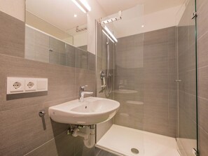Apartment | Bathroom