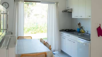 House | Private kitchen | Electric kettle, toaster