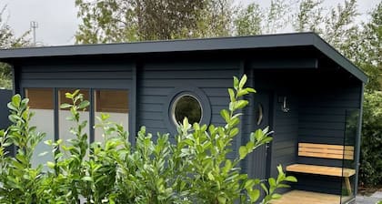 Bente Modern Retreat
