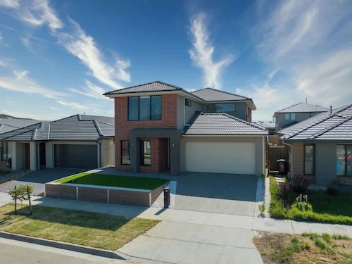 Modern new Homly House at Clyde