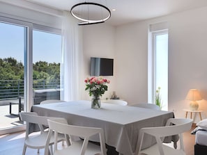 Apartment | Dining - Apartment in Croatia Near Adriatic Coast (Medulin)