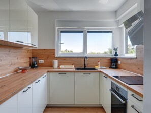 Private kitchen - Apartment in Croatia Near Adriatic Coast (Medulin)