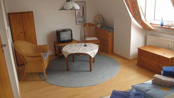 1 bedroom, individually furnished