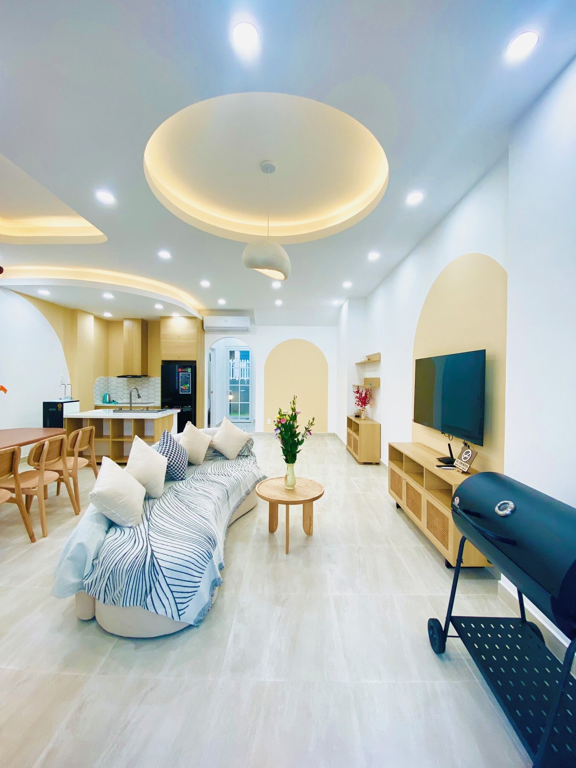 Standard-Stadtwohnung, 3 Schlafzimmer | Essbereich im Zimmer