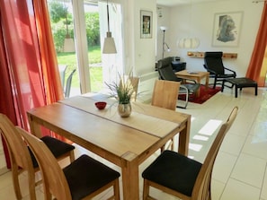 Dining - Holiday Apartment Sandpiper Ground Floor (Klütz)