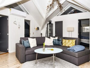 House | Living area - Bright Cottage With Hot Tub - By Traum Ferienwohnungen (Ebeltoft)