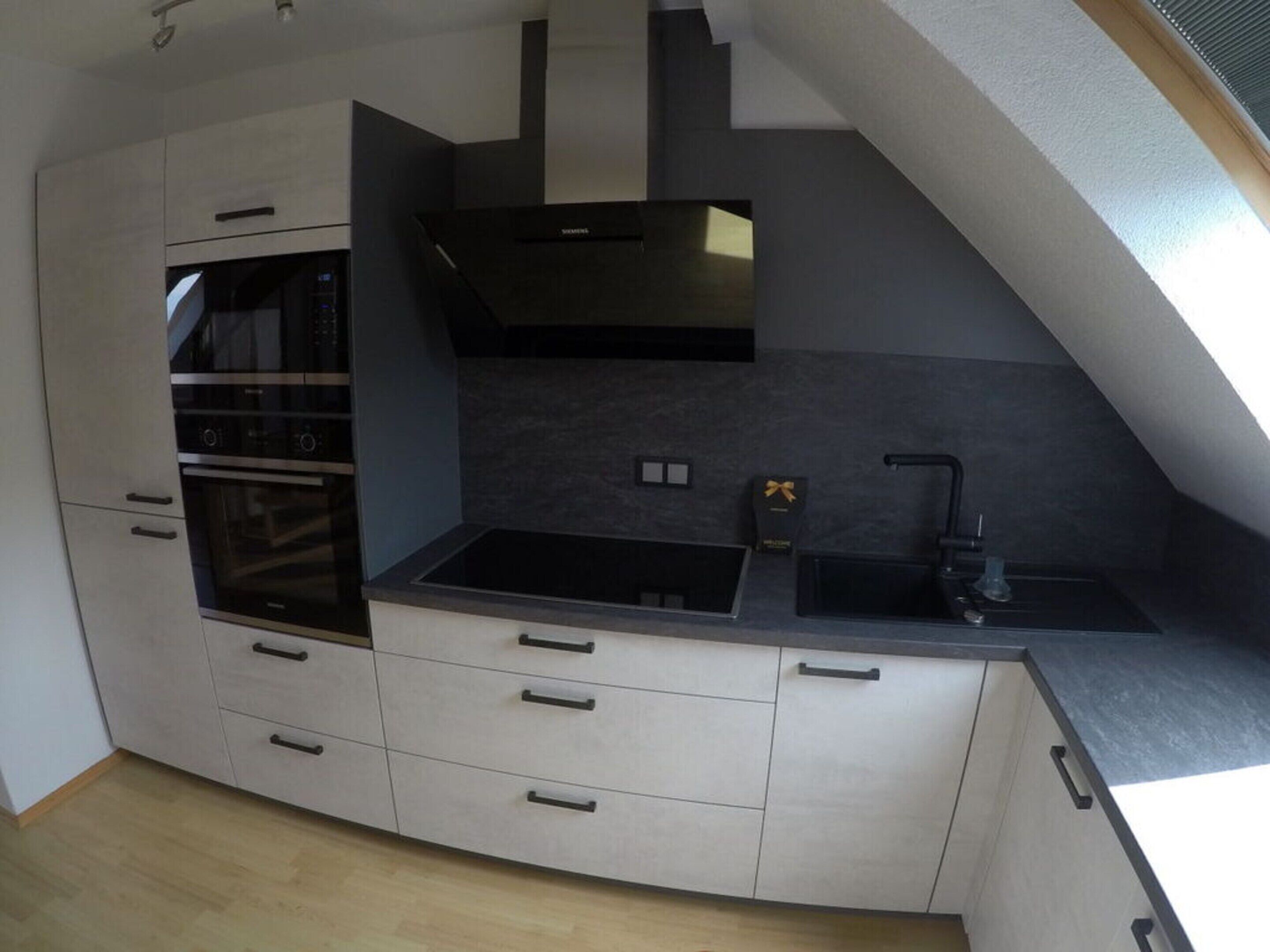 ハウス | 専用キッチン | オーブン、電気ポット、トースター