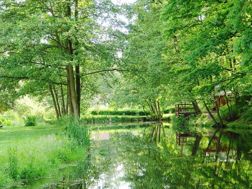 "heidi" Modern Retreat