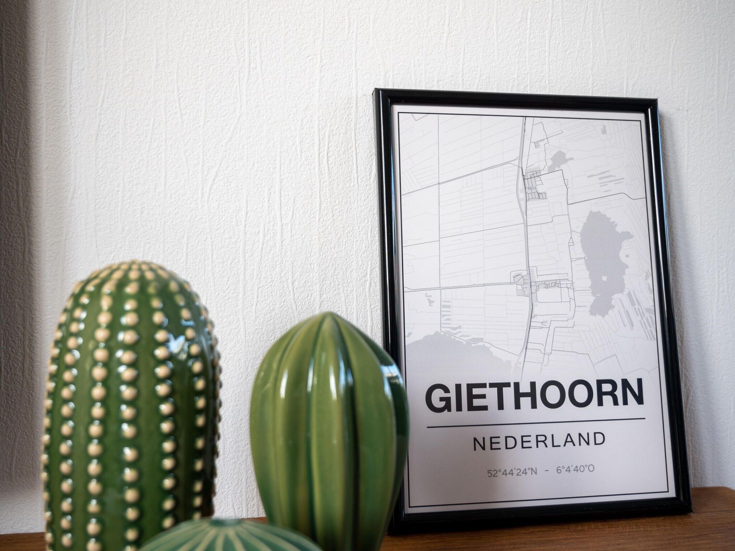 A framed map of Giethoorn, Netherlands, with coordinates 52°44'24"N - 6°4'40"E.