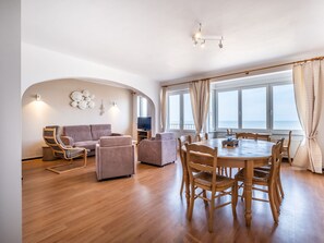 Apartment | Dining