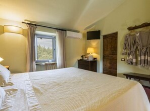 7 bedrooms, individually furnished, iron/ironing board