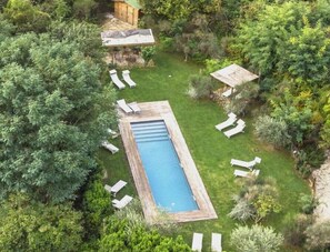 Villa | Piscina | Una piscina al aire libre