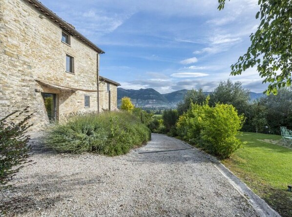 Villa | Exterior
