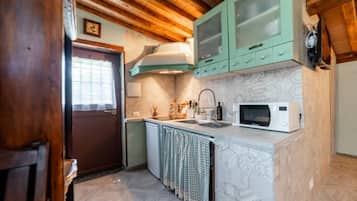 Fridge, microwave, stovetop, electric kettle