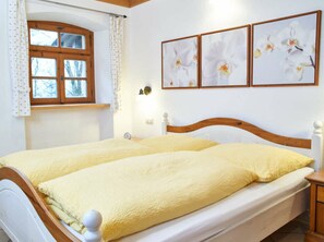 House | 2 bedrooms, individually furnished, iron/ironing board - Posthof Holiday Guesthouse (Waldmuenchen)