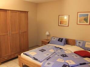 4 bedrooms, individually furnished, iron/ironing board - Gowatt North Sea (Friedrichskoog)