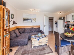 Maison | Cuisine privée | Bouilloire électrique, grille-pain, chaise haute
