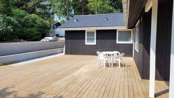 House | Outdoor dining