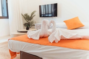 3 chambres, fer et planche Ă repasser