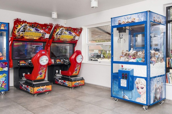 House | Game room